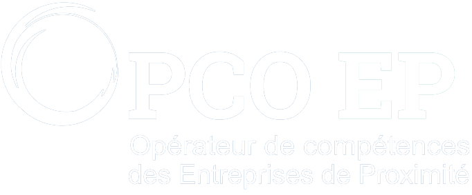 Logo blanc de l'OPCO EP, Opérateur de compétences des Entreprises de Proximité, sur fond transparent